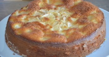 gâteau au yaourt aux pommes moelleux gâteau au yaourt aux pommes moelleux 1