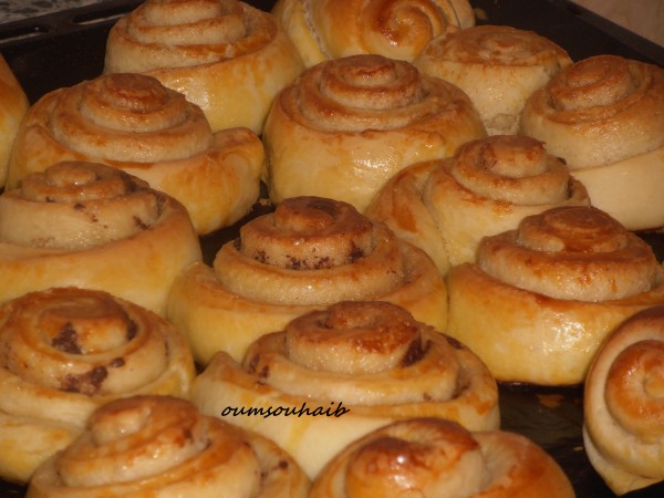 Gateaux A La Confiture De Lait De Mme Benberim Le Sucre Sale D Oum Souhaib