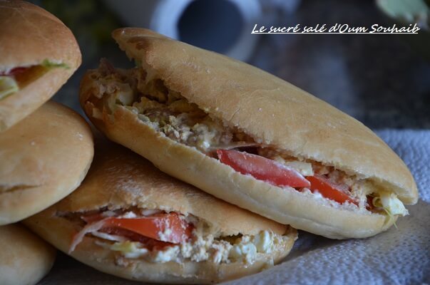 sandwich pan bagnat sandwich pain bagnat niçois au thon et crudité maison