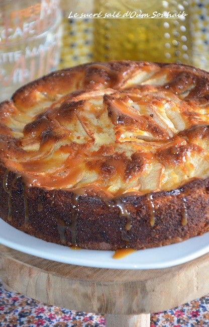 Gateau Au Yaourt Pommes Et Caramel Beurre Sale Le Sucre Sale D Oum Souhaib