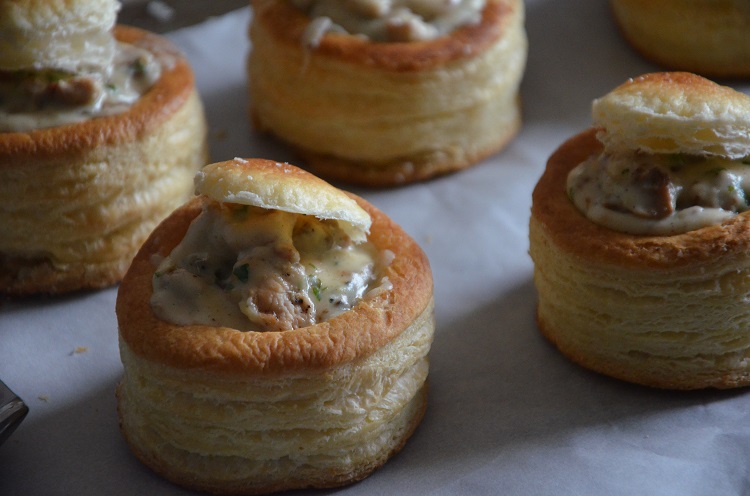 Bouchée à La Reine Au Poulet Champignons Et Béchamel