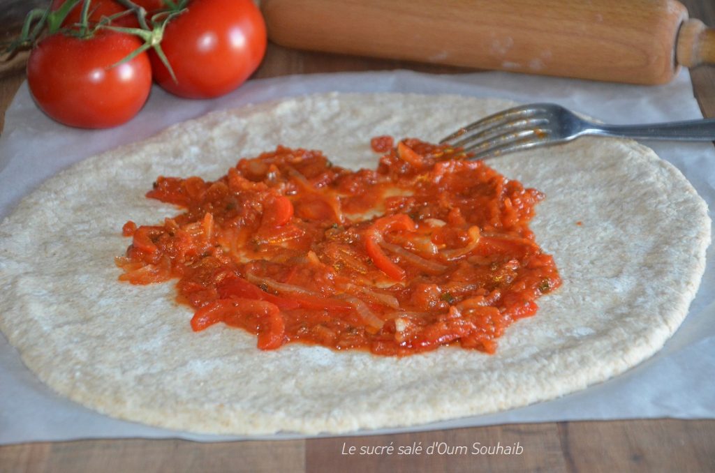 pâte à pizza saine à la farine complète - Le Sucré Salé d'Oum Souhaib