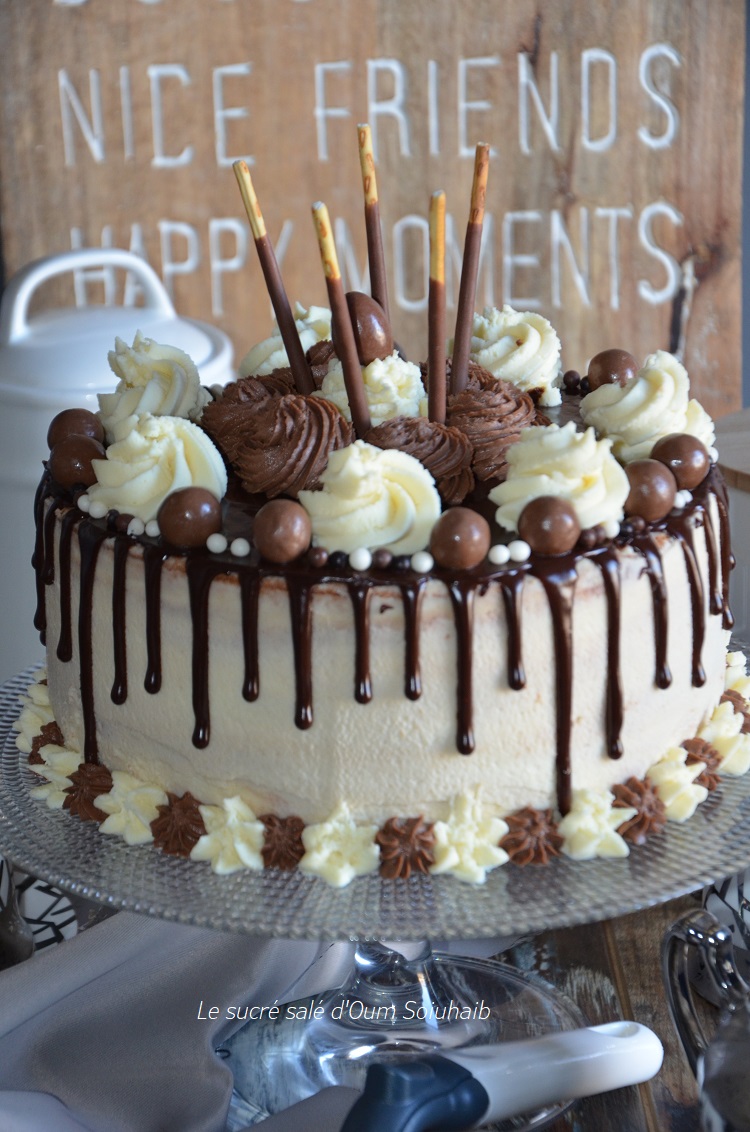 Layer Cake Chocolat Blanc Ganache Mont E Au Mascarpone Le Sucr Sal D Oum Souhaib