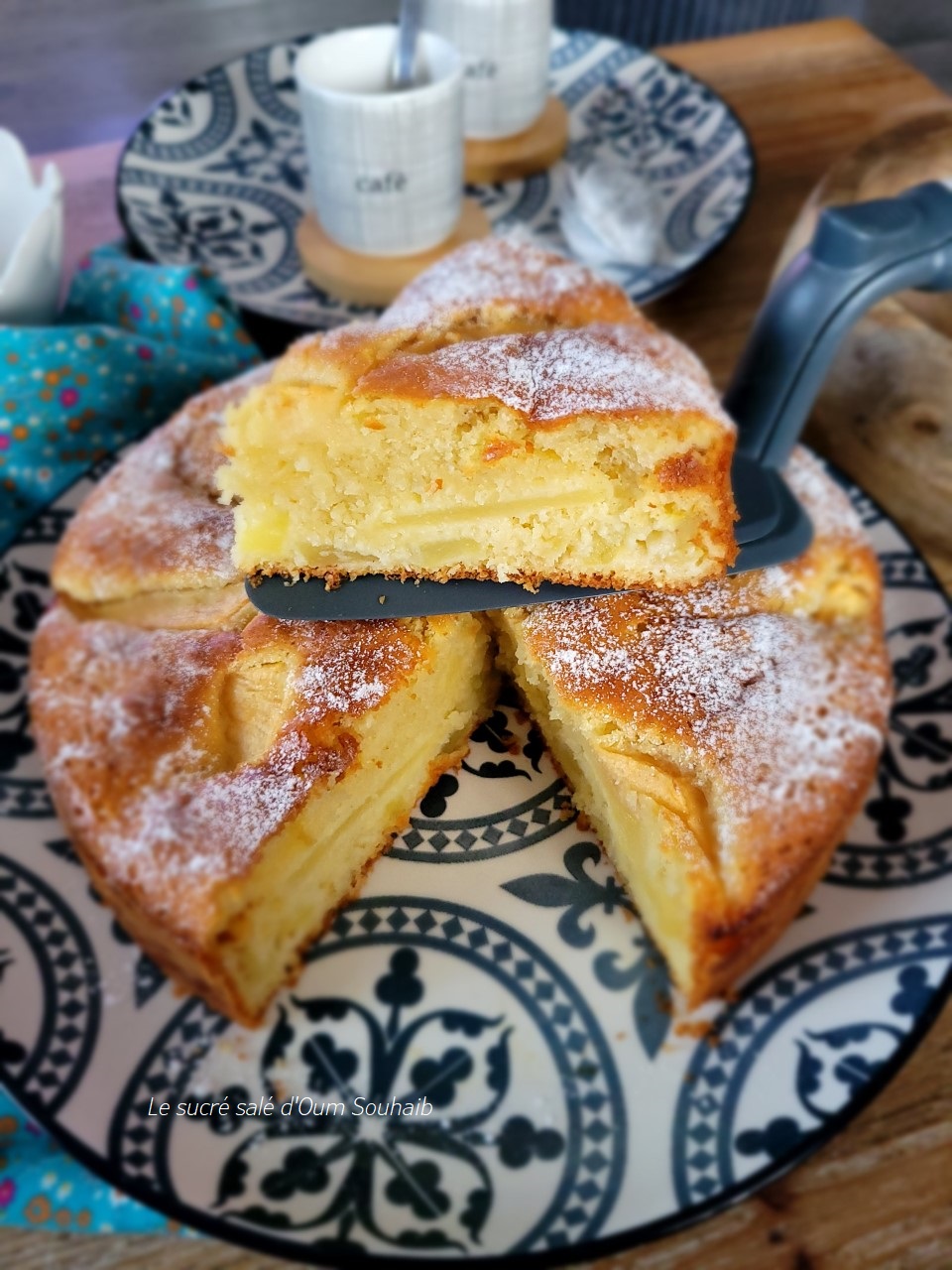 Gâteau Moelleux Aux Pommes à La Noix De Coco - Le Sucré Salé D'Oum Souhaib